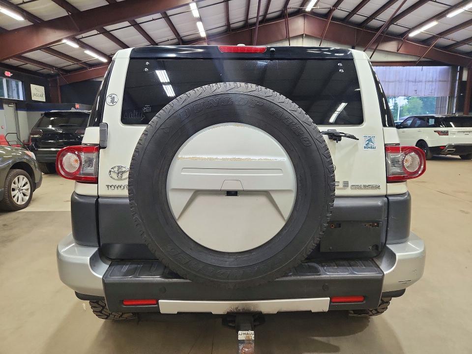 2013 Toyota Fj cruiser VIN JTEBU4BF0DK165056 COPART salvage auction — MINOR DENT/SCRATCHES, Oh - Certificate Of Title (P), sold $10,100 on 2026-07-21 (photo 6)