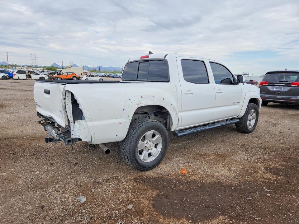 2015 Toyota Tacoma VIN 5TFJU4GN3FX072747 COPART salvage auction — REAR END, AZ - CERT OF TITLE - SALVAGE, sold $3,100 on 2026-07-24 (photo 3)