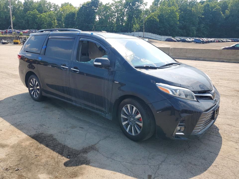 2019 Toyota Sienna VIN 5TDDZ3DC9KS214725 COPART salvage auction — INTERIOR BURN, Wv - Salvage Certificate Fire, sold $4,800 on 2026-07-14 (photo 4)
