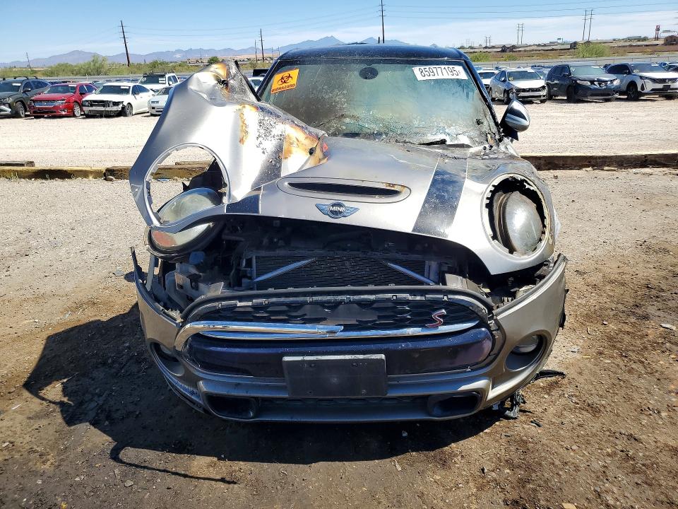 2017 Mini Cooper VIN WMWXU3C3XH2D33347 COPART salvage auction — BURN, Sc - Salvage Title, sold $275 on 2026-07-17 (photo 5)