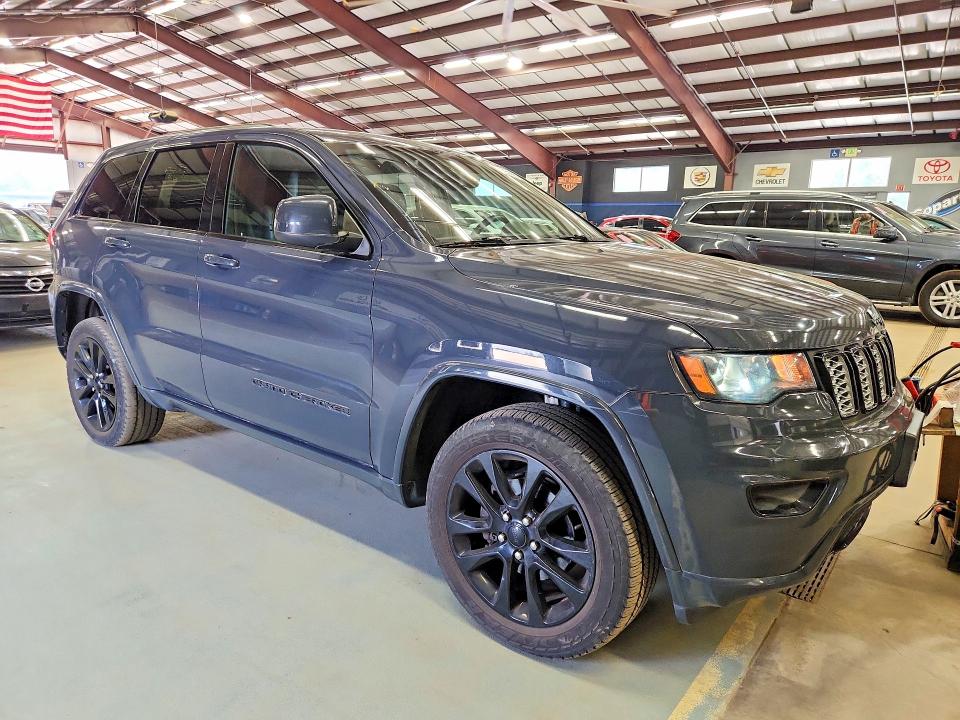 2018 Jeep Grand cherokee VIN 1C4RJFAG5JC120413 COPART salvage auction — MINOR DENT/SCRATCHES, WV - CERTIFICATE OF TITLE (P), sold $1,550 on 2026-07-17 (photo 4)