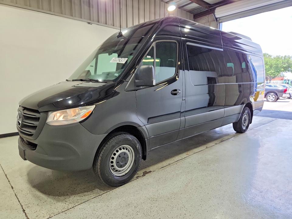 2025 Mercedes-benz Sprinter VIN W1Z4KGHY1ST214342 COPART salvage auction — ROOF, Ga - Certificate Of Title, sold $50 on 2026-07-27 (photo 1)