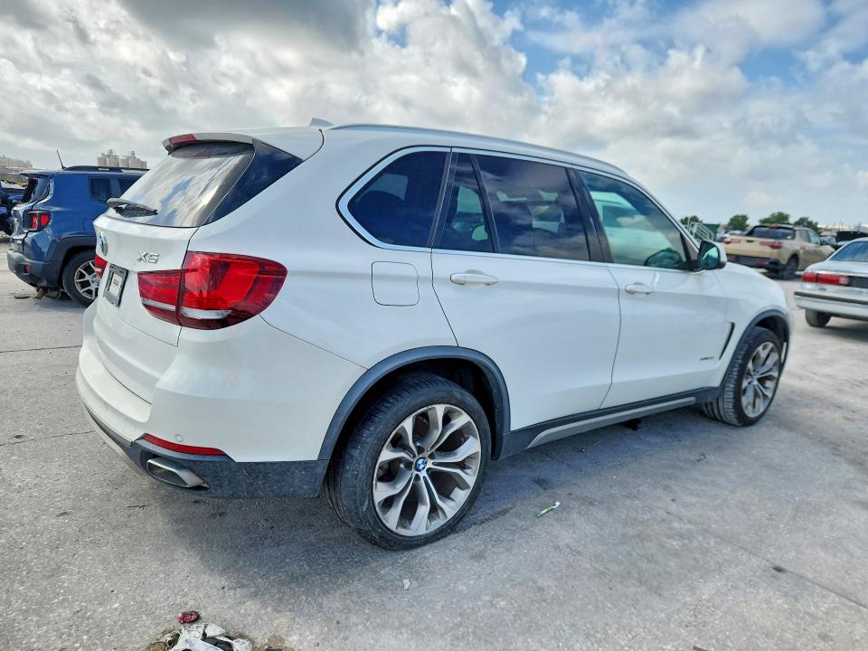 2018 BMW X5 VIN 5UXKR2C53J0Z21663 COPART salvage auction — MINOR DENT/SCRATCHES, La - Certificate Of Title (P), sold $775 on 2026-07-29 (photo 3)