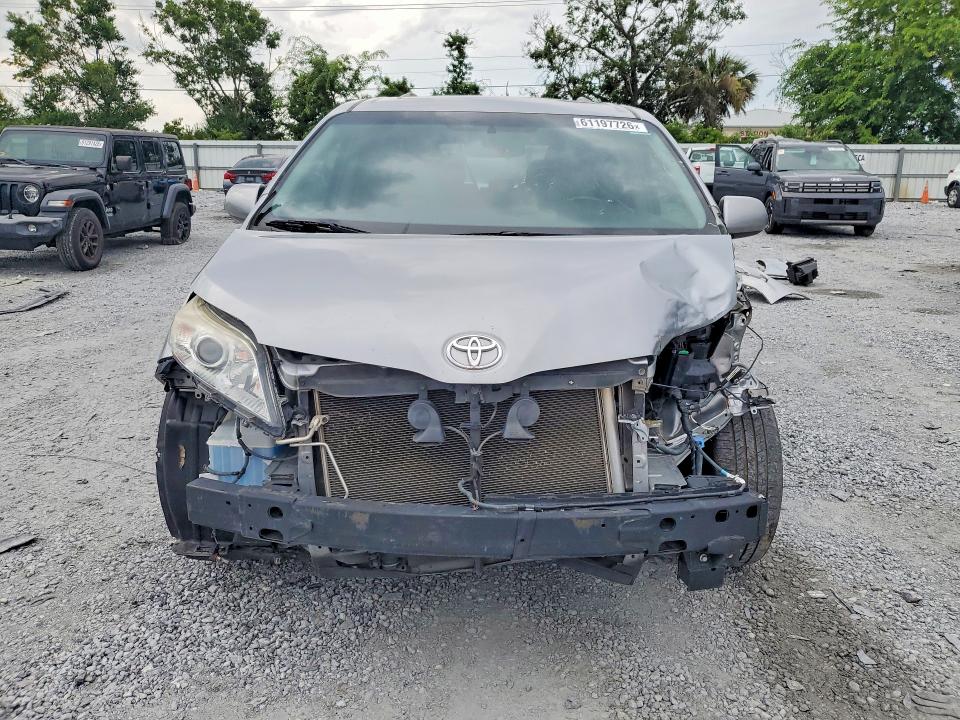 2015 Toyota Sienna VIN 5TDYK3DC2FS594017 COPART salvage auction — FRONT END, Nc - Certificate Of Title, sold $4,550 on 2026-07-28 (photo 5)