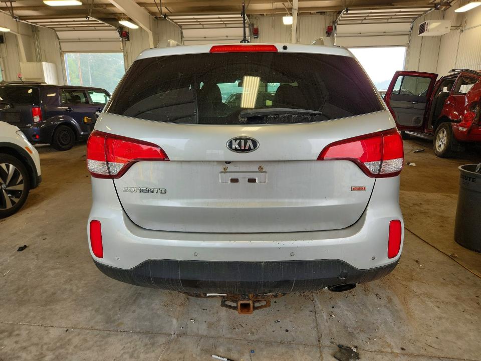 2015 Kia Sorento VIN 5XYKTCA69FG592327 COPART salvage auction — MECHANICAL, Mn - Certificate Of Title, sold $625 on 2026-07-28 (photo 6)