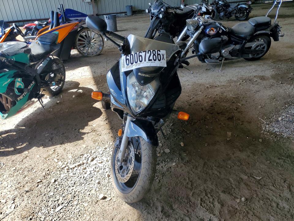 2009 Suzuki Gs500fh VIN VTTGM51A392100289 COPART salvage auction — MINOR DENT/SCRATCHES, TX - CERTIFICATE OF TITLE, sold $200 on 2026-07-23 (photo 2)