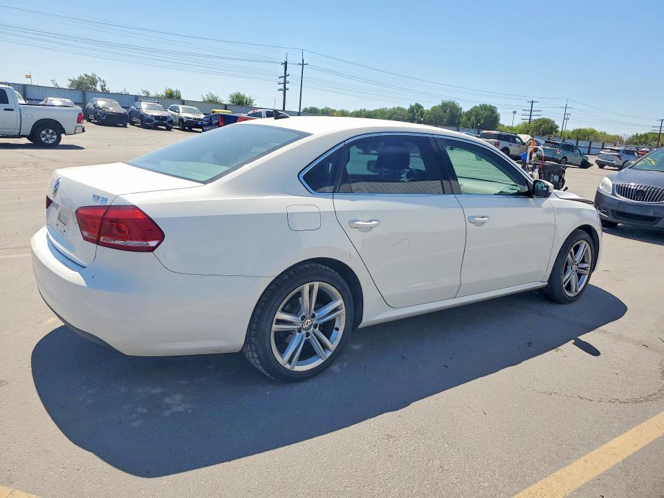 2014 Volkswagen Passat VIN 1VWBT7A3XEC059075 COPART salvage auction — FRONT END, Salvage Title, sold $425 on 2026-07-23 (photo 3)