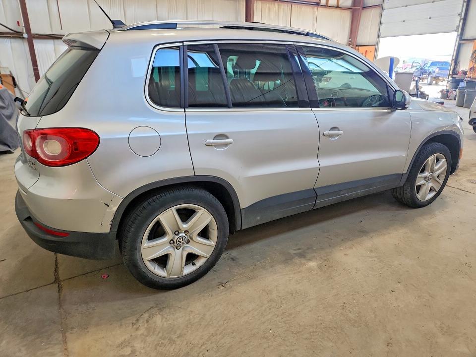 2011 Volkswagen Tiguan VIN WVGBV7AX4BW538730 COPART salvage auction — FRONT END, AB - OOP - ACTIVE, sold $400 on 2026-08-13 (photo 3)