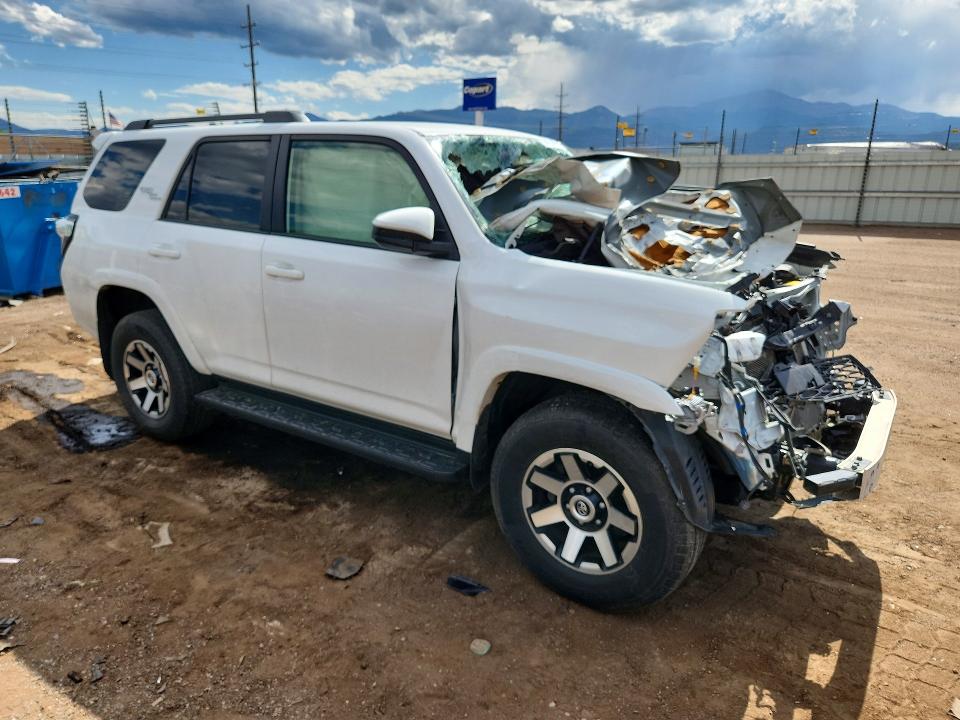 2022 Toyota 4runner VIN JTEPU5JR0N6023548 COPART salvage auction — FRONT END, Co - Salvage Title, sold $300 on 2026-07-29 (photo 4)