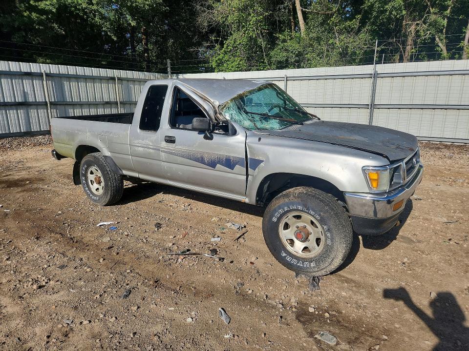 1992 Toyota Pickup VIN JT4RN13P3N6037376 COPART salvage auction — ROOF, FL - CERT OF TITLE SLVG REBUILDABLE, sold $6,000 on 2026-07-31 (photo 4)