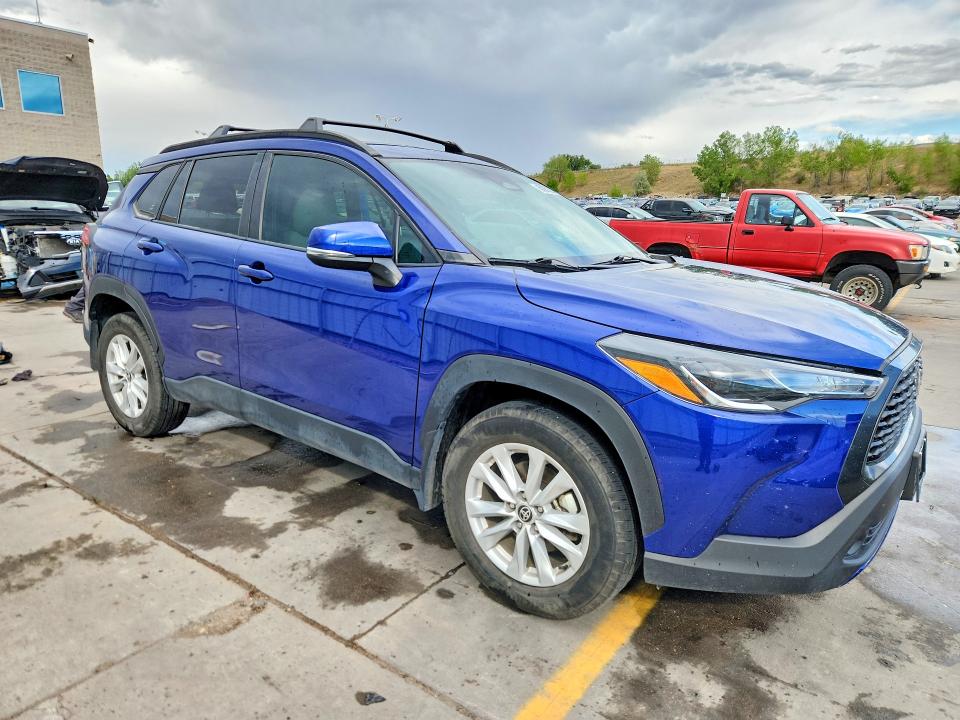 2024 Toyota Corolla cross VIN 7MUCAAAG5RV073568 COPART salvage auction — HAIL, Co - Certificate Of Title, sold $8,200 on 2026-07-27 (photo 4)