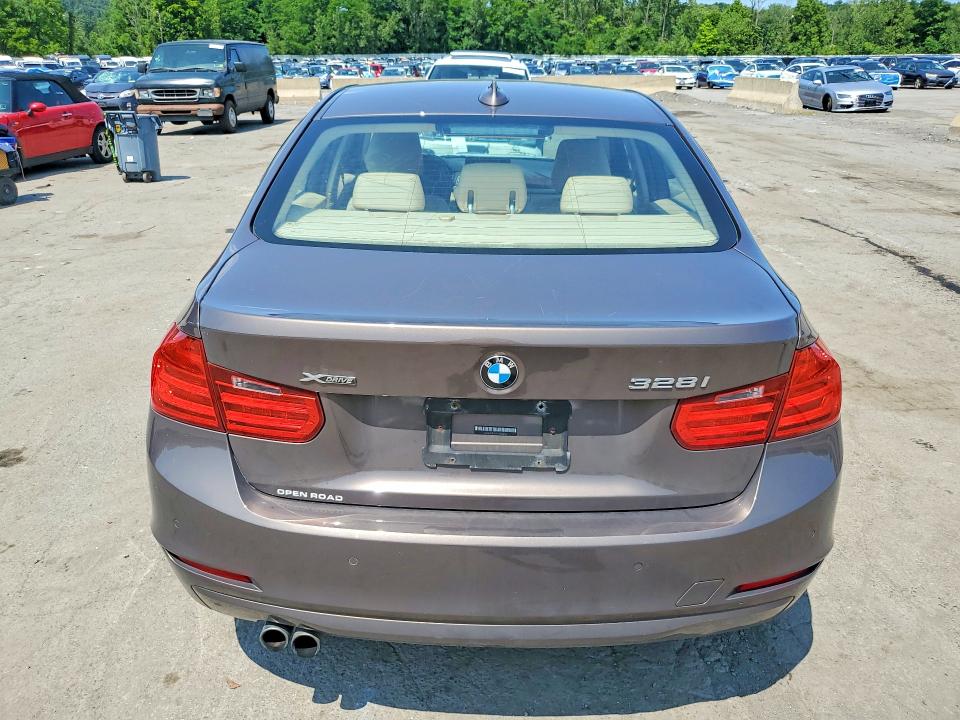 2015 BMW 3er VIN WBA3B5G57FNS13753 COPART salvage auction — MINOR DENT/SCRATCHES, Nj - Certificate Of Title, sold $1,500 on 2026-08-13 (photo 6)