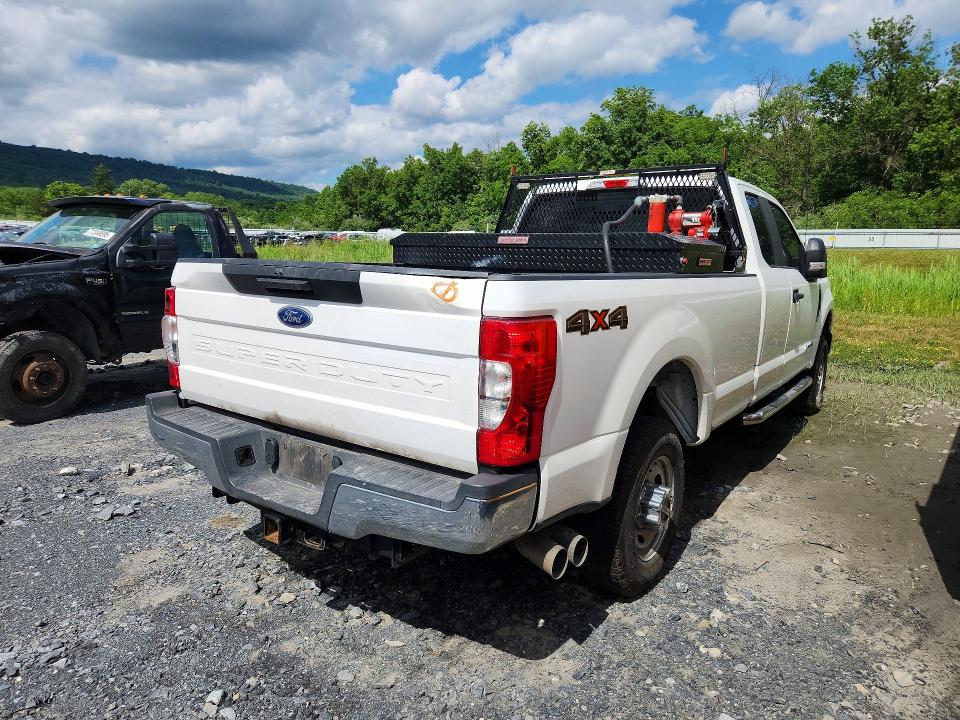 2022 Ford F-350 super duty VIN 1FT8X3BT0NEC26878 COPART salvage auction — MINOR DENT/SCRATCHES, PA - CERT OF TITLE, sold $9,700 on 2026-07-28 (photo 3)