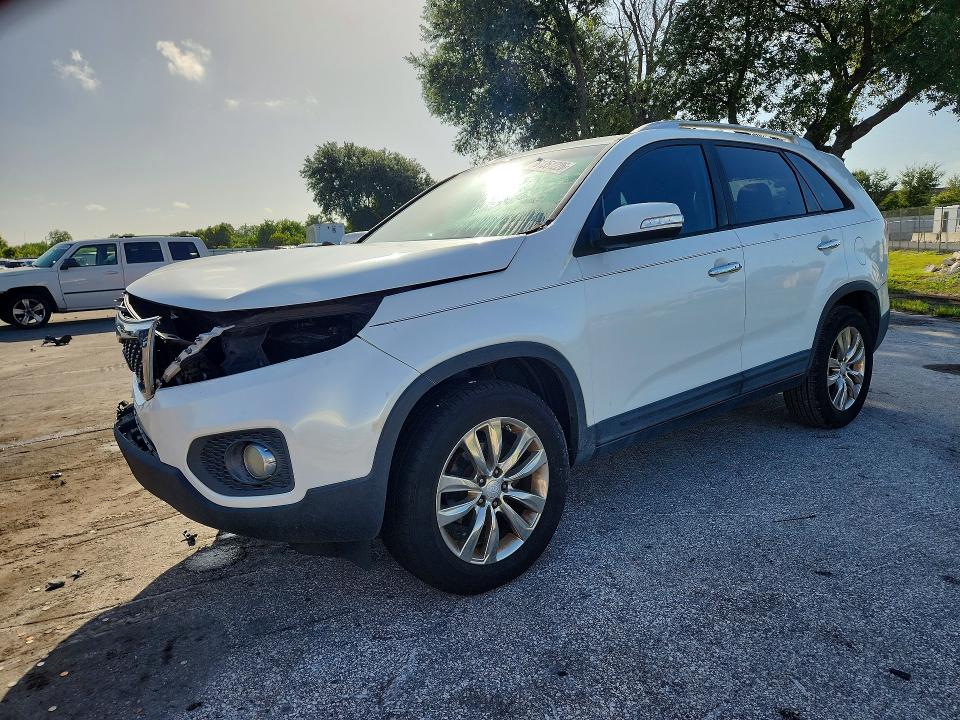 2011 Kia Sorento VIN 5XYKU4A19BG038576 COPART salvage auction — FRONT END, FL - CERT OF TITLE SLVG REBUILDABLE, sold $575 on 2026-07-28 (photo 1)