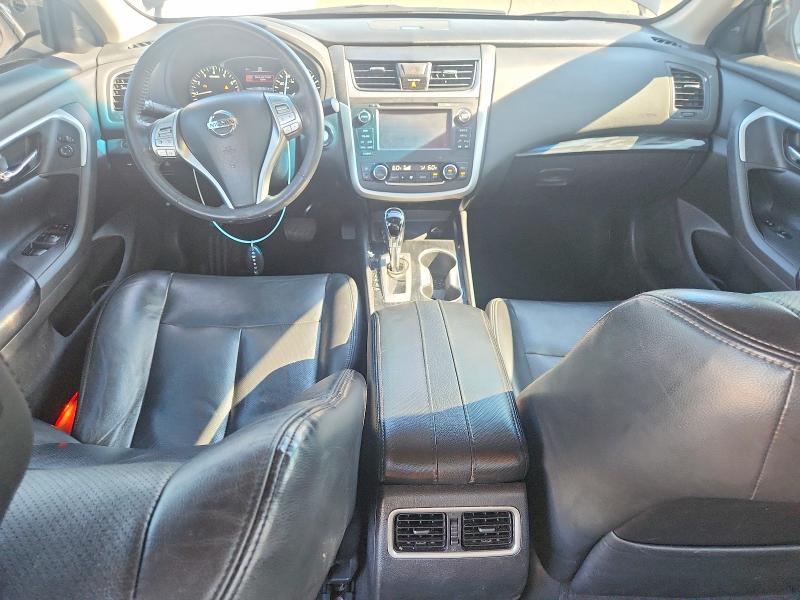 2017 Nissan Altima VIN 1N4AL3AP3HC273233 COPART salvage auction — MINOR DENT/SCRATCHES, Salvage Title, sold $575 on 2026-07-31 (photo 8)
