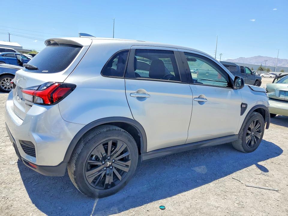 2026 Mitsubishi Outlander VIN JA4ARUAU2TU004366 COPART salvage auction — FRONT END, Wi - Certificate Of Title (P), sold $10,200 on 2026-07-30 (photo 3)
