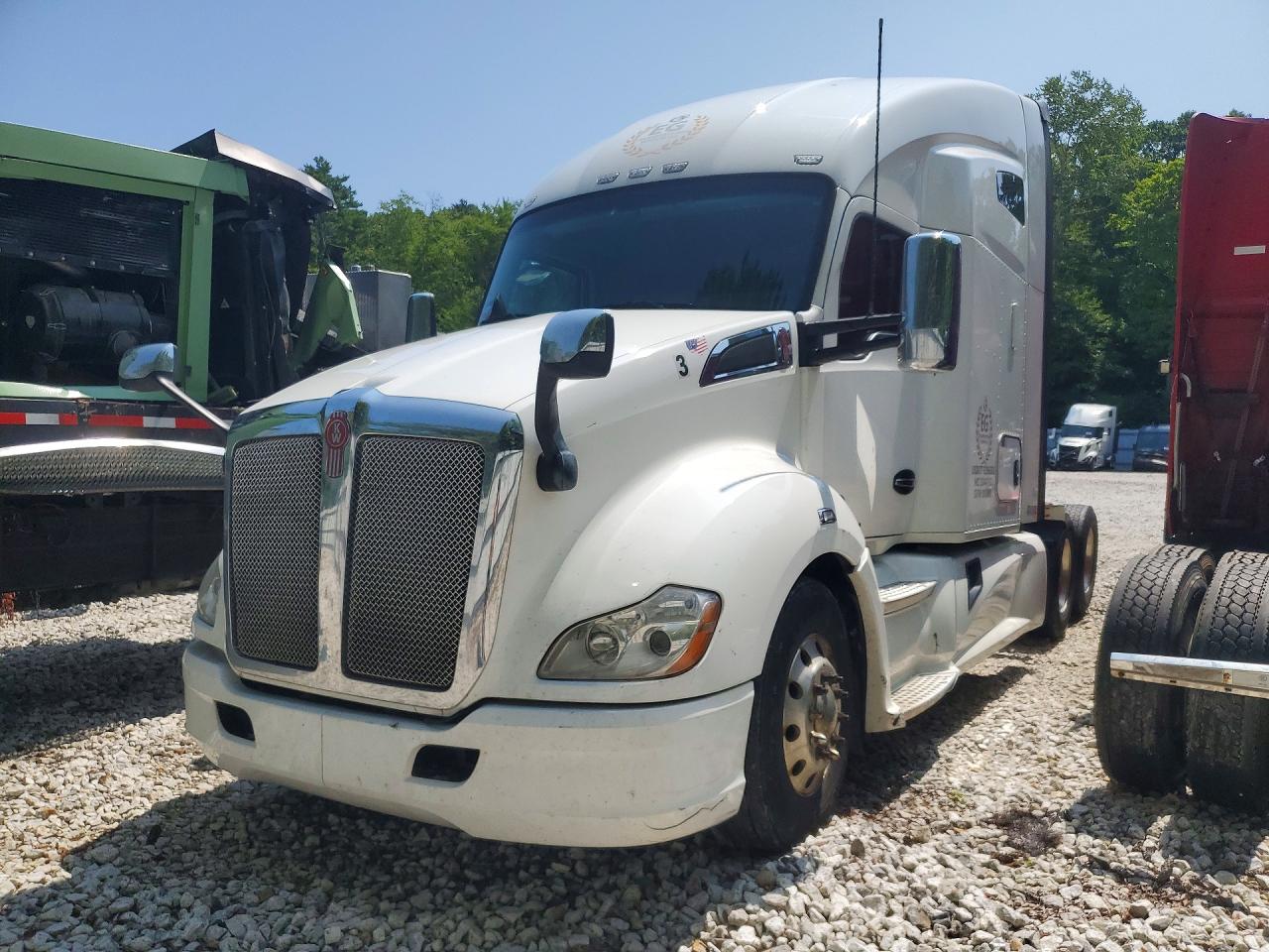 2020 Kenworth T680 VIN 1XKYDP9X7LJ311119 — COPART salvage auction photo