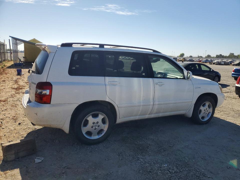 2005 Toyota Highlander VIN JTEDP21A250074345 COPART salvage auction — NORMAL WEAR, Ca - Dis/Dlr/Exp Only Clean Title, sold $600 on 2026-07-28 (photo 3)