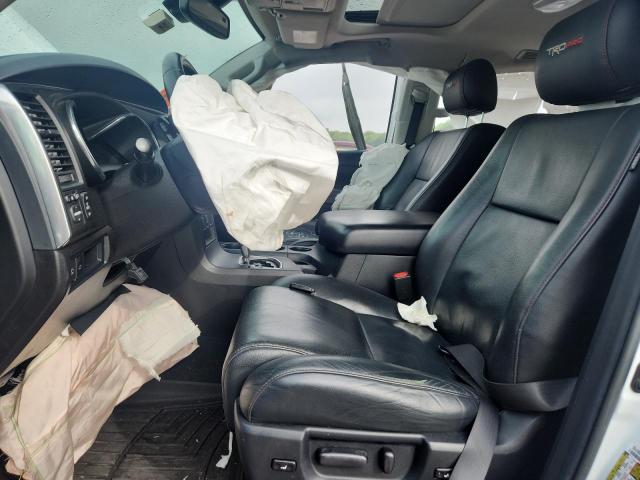 2020 Toyota Sequoia VIN 5TDBY5G11LS176926 COPART salvage auction — SIDE, Salvage Title, sold $7,700 on 2026-08-18 (photo 7)