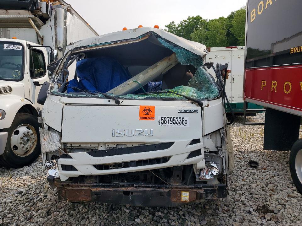 2017 Isuzu Npr VIN 54DC4W1C7HS803722 COPART salvage auction — FRONT END, Ma - Cert Of Title-Salvage, sold $600 on 2026-07-22 (photo 5)