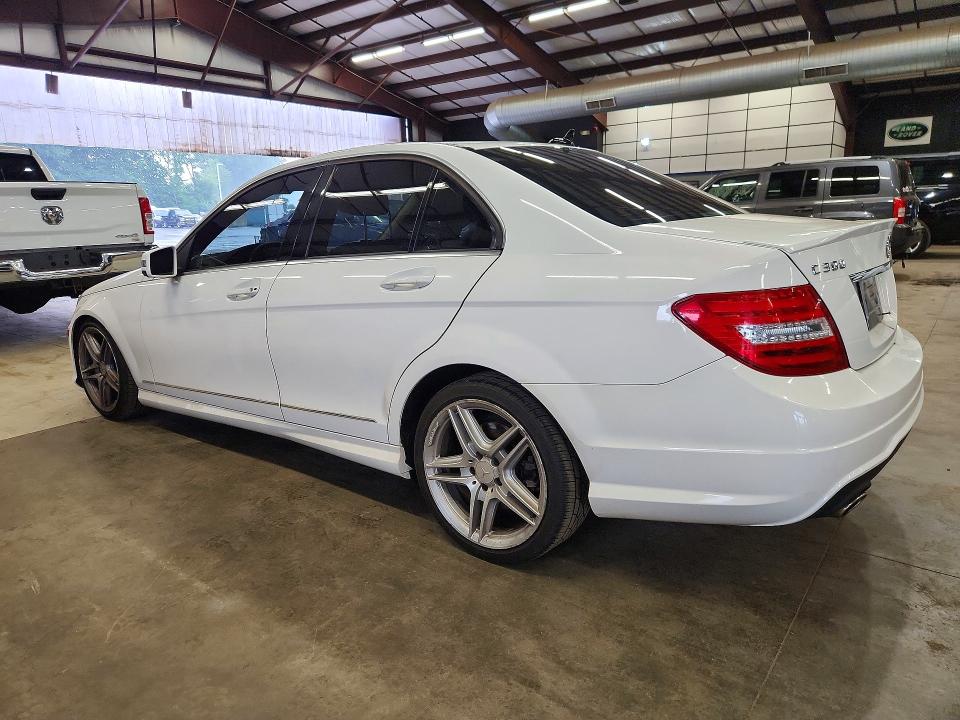 2013 Mercedes-benz C-klasse VIN WDDGF8AB7DR279496 COPART salvage auction — MINOR DENT/SCRATCHES, MA - CERTIFICATE OF TITLE, sold $450 on 2026-07-23 (photo 2)
