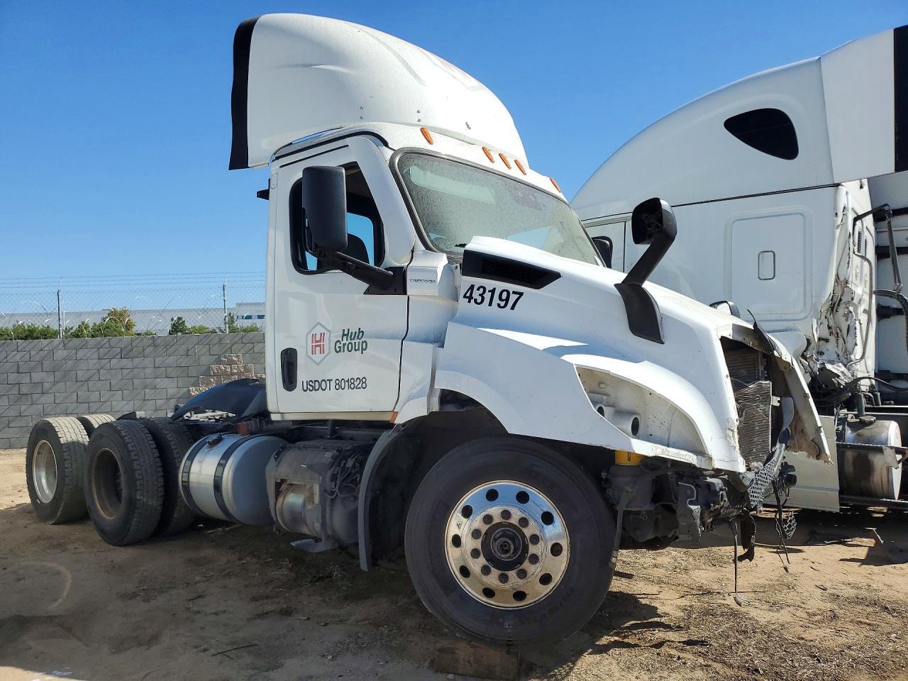 2023 Freightliner Cascadia VIN 1FUJHTDV4PLNY5039 COPART salvage auction — All Over, IN - DIS/DLR/EXP ONLY CLEAN TITLE, sold $15,200 on 2026-09-11 (photo 4)
