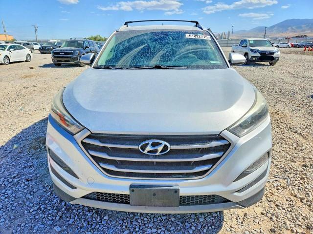 2017 Hyundai Tucson VIN KM8J3CA23HU397331 COPART salvage auction — MINOR DENT/SCRATCHES, Ut - Certificate Of Title, sold $1,000 on 2026-07-28 (photo 5)