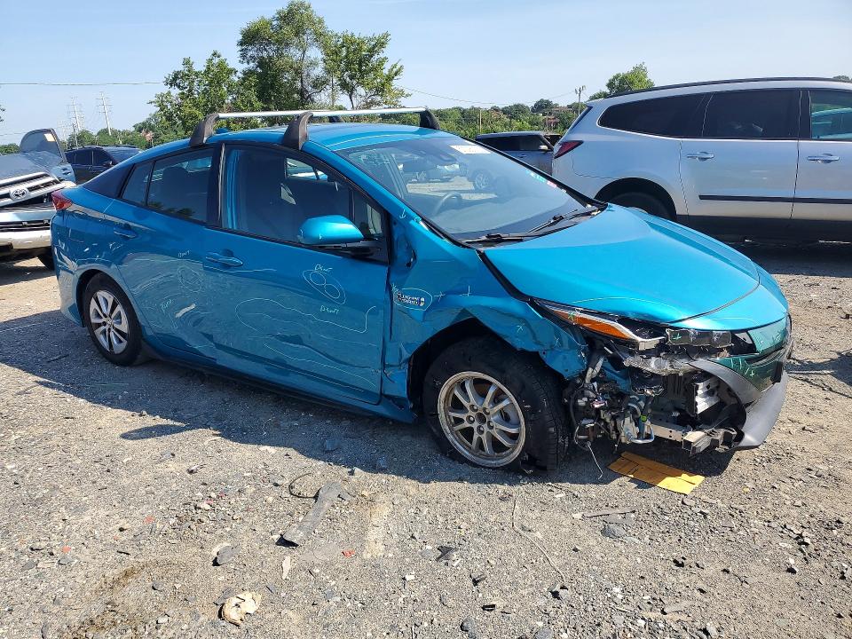 2017 Toyota Prius VIN JTDKARFP6H3045498 COPART salvage auction — SIDE, Md - Cert Of Salvage > 75% Damage, sold $4,400 on 2026-07-16 (photo 4)