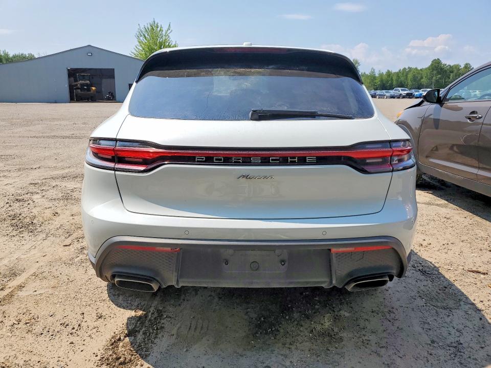 2022 Porsche Macan VIN WP1AA2A53NLB05708 COPART salvage auction — DAMAGE HISTORY, On - Permit No Brand - Unfit (P), sold $18,900 on 2026-08-06 (photo 6)