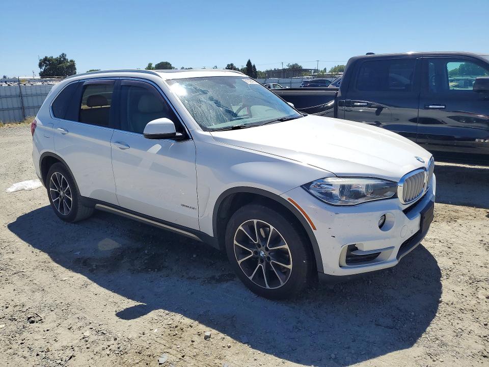 2015 BMW X5 VIN 5UXKR0C56F0P03678 COPART salvage auction — MINOR DENT/SCRATCHES, CA - CERTIFICATE OF TITLE (P), sold $2,750 on 2026-07-28 (photo 4)