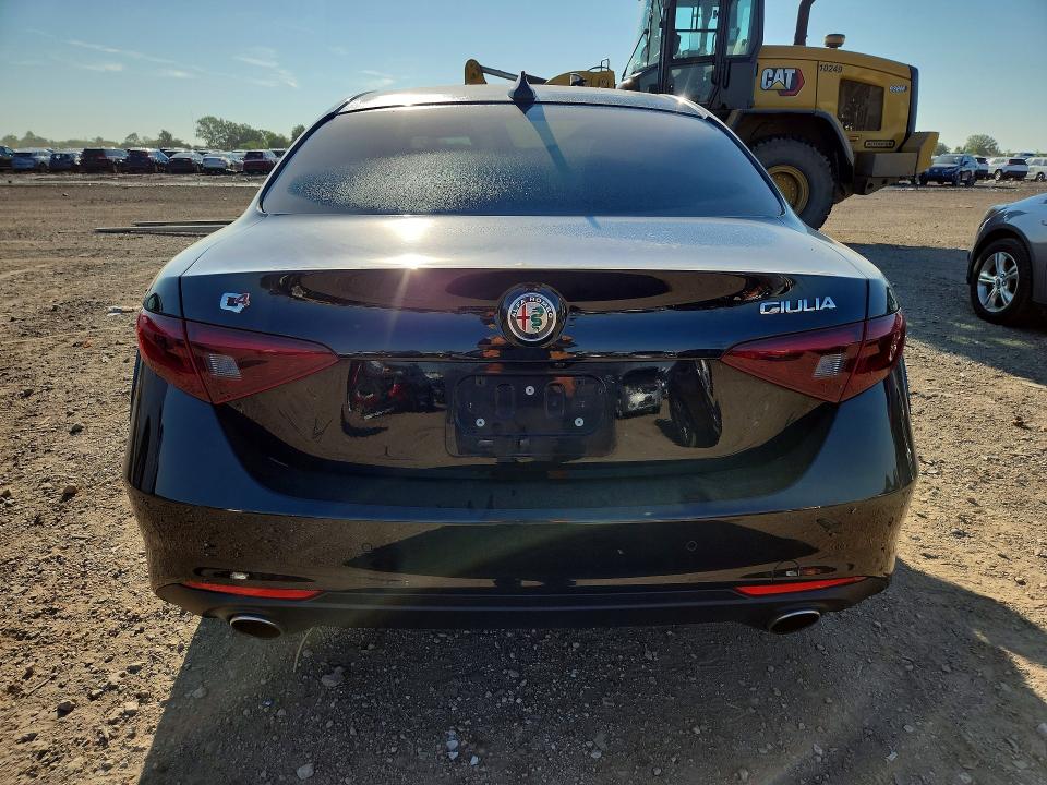2018 Alfa romeo Giulia VIN ZARFAEDN1J7579315 COPART salvage auction — VANDALISM, Il - Salvage Certificate, sold $4,000 on 2026-08-27 (photo 6)