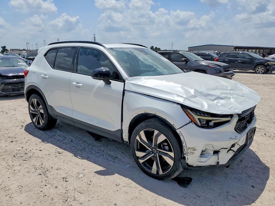 2023 Volvo Xc40 VIN YV4L12UX2P2977293 COPART salvage auction — FRONT END, Tx - Salvage Vehicle Title, sold $9,700 on 2026-08-18 (photo 4)