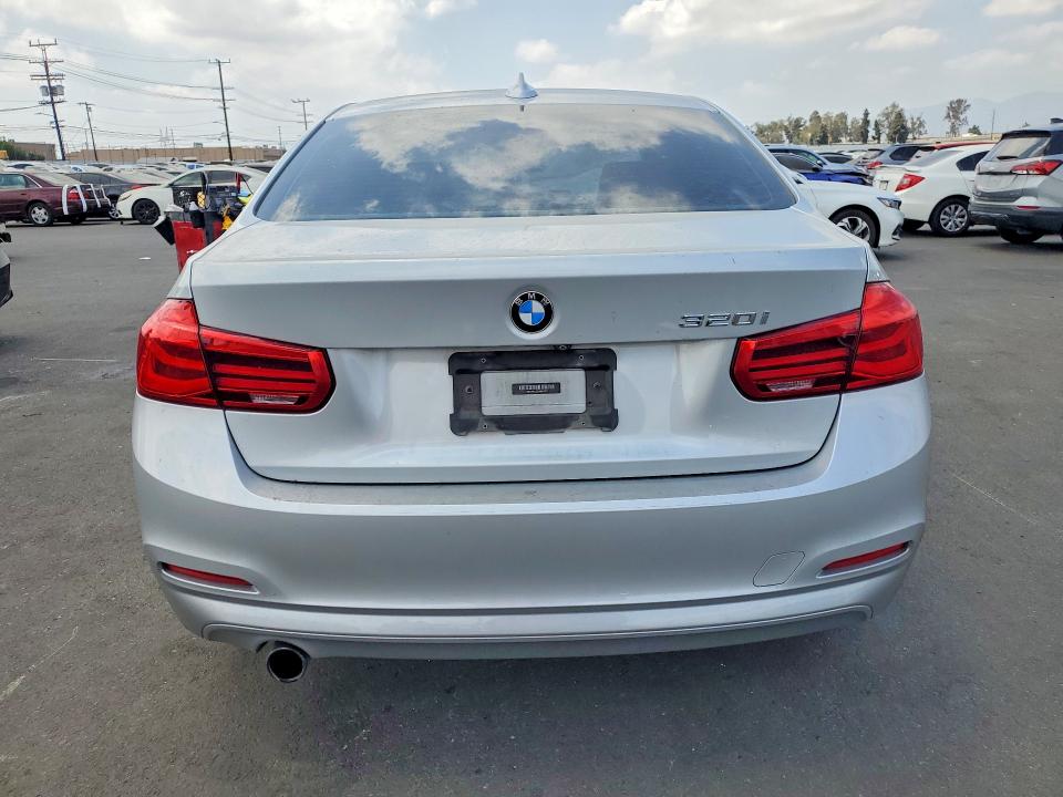 2018 BMW VIN WBA8A9C52JAH14879 COPART salvage auction — FRONT END, Ca - Salvage Certificate, sold $2,750 on 2026-08-03 (photo 6)