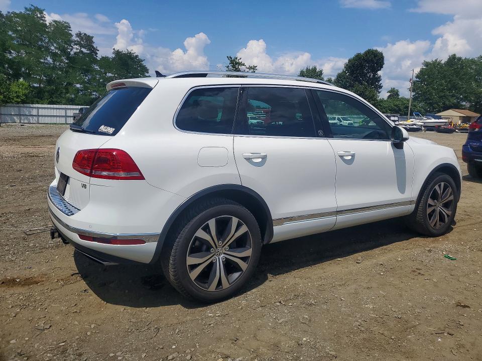 2017 Volkswagen Touareg VIN WVGRF7BP4HD004299 COPART salvage auction — FRONT END, Ct - Cert Of Title-Salvage, sold $2,200 on 2026-08-17 (photo 3)