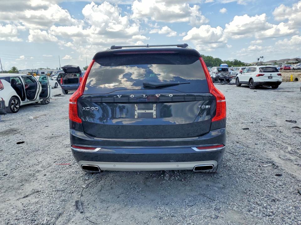 2017 Volvo Xc90 VIN YV4BC0PL4H1114263 COPART salvage auction — MINOR DENT/SCRATCHES, FL - CERTIFICATE OF TITLE, sold $1,600 on 2026-08-11 (photo 6)
