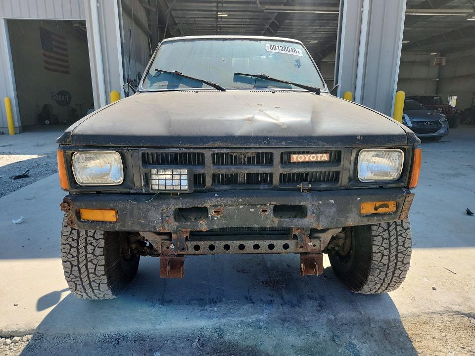 1986 Toyota Pickup VIN JT4RN63BXG0041531 COPART salvage auction — NORMAL WEAR, Sd - Certificate Of Title, sold $1,350 on 2026-07-28 (photo 5)