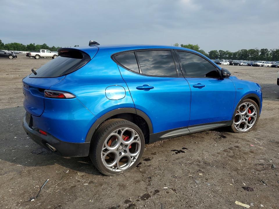 2024 Alfa romeo Tonale VIN ZASPATDW3R3061242 COPART salvage auction — FRONT END, VA - CERTIFICATE OF TITLE (P), sold $2,900 on 2026-08-05 (photo 3)