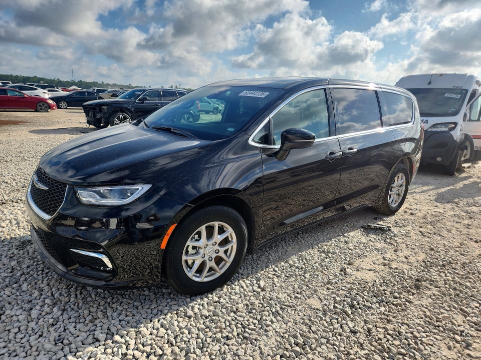 2026 Chrysler Pacifica VIN 2C4RC1BG6TR196583 COPART salvage auction — WATER/FLOOD, Fl - Cert Of Title-Slvg Rebld Flood, sold $11,800 on 2026-07-31 (photo 1)