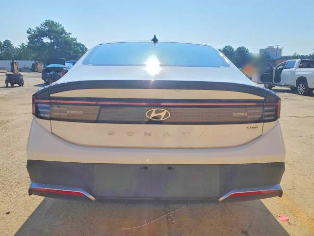 2026 Hyundai Sonata hybrid VIN KMHL24JJ4TA146689 COPART salvage auction — FRONT END, TN - CERTIFICATE OF TITLE, sold $17,900 on 2026-09-09 (photo 6)