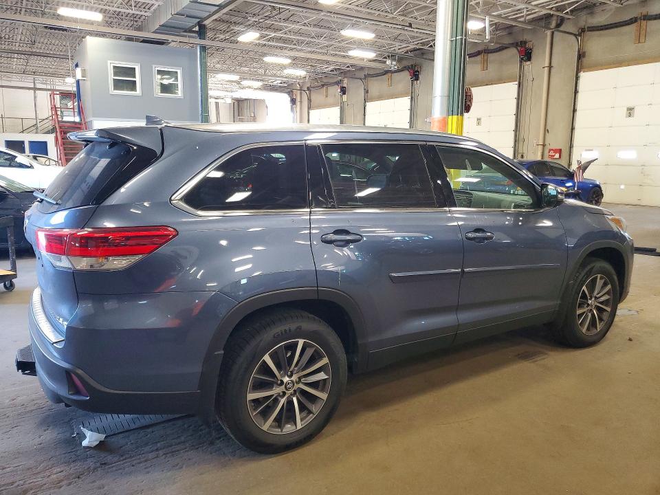 2019 Toyota Highlander VIN 5TDJZRFHXKS708977 COPART salvage auction — HAIL, Mn - Cert Of Title-Salvage, sold $5,900 on 2026-07-28 (photo 3)
