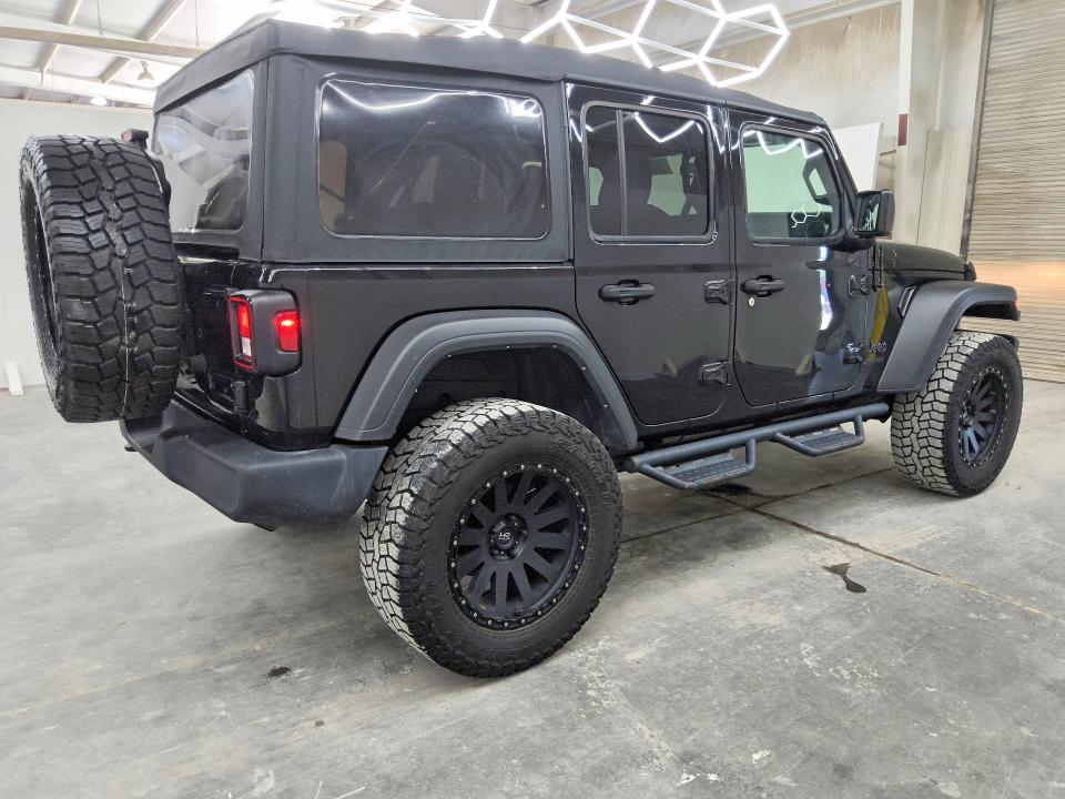 2022 Jeep Wrangler unlimited VIN 1C4HJXDG2NW180358 COPART salvage auction — NORMAL WEAR, MO - CERTIFICATE OF TITLE, sold $20,250 on 2026-08-27 (photo 3)