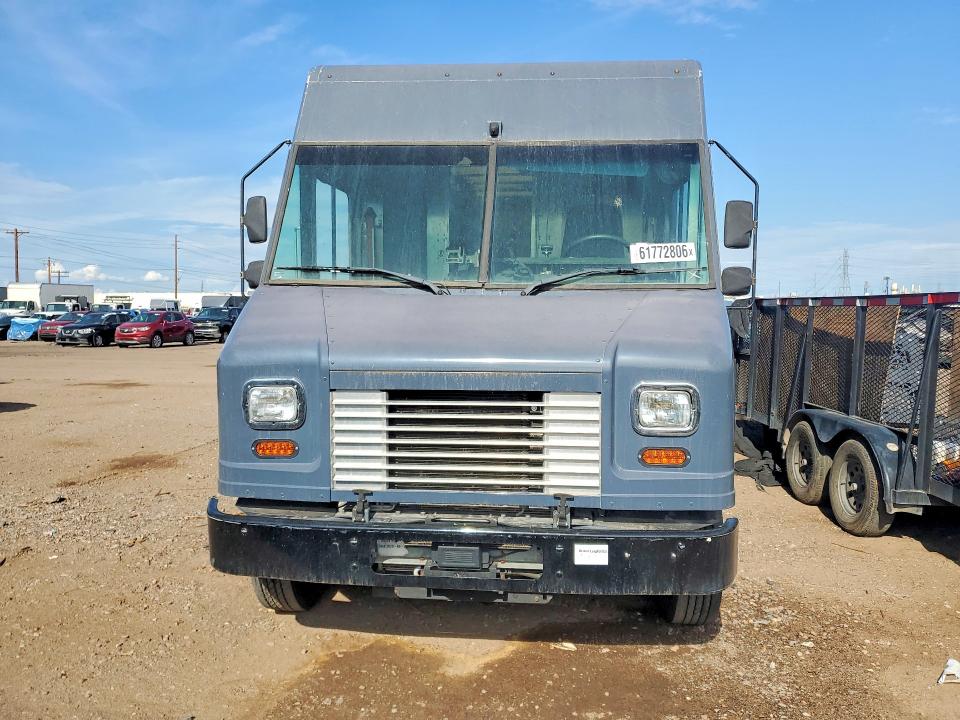 2019 Ford Econoline VIN 1FC3E4K68KDC48256 COPART salvage auction — MINOR DENT/SCRATCHES, Az - Certificate Of Title, sold $24,800 on 2026-07-30 (photo 5)