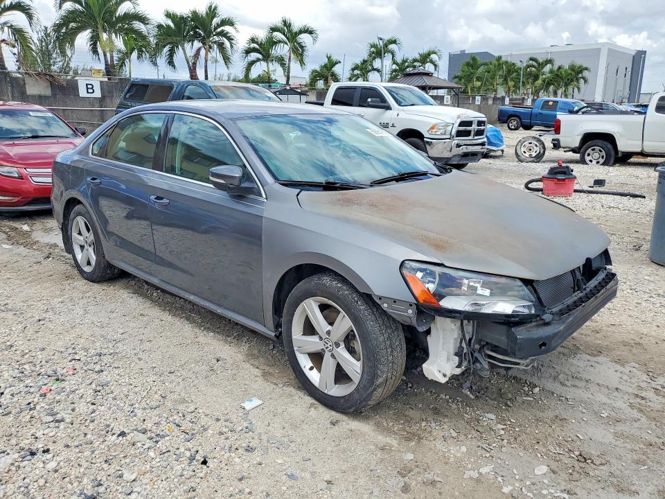 2015 Volkswagen Passat VIN 1VWAS7A30FC080534 COPART salvage auction — FRONT END, Tx - Salvage Title-Flood Damage, sold $250 on 2026-07-31 (photo 4)