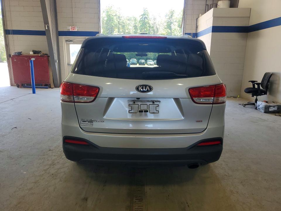 2016 Kia Sorento VIN 5XYPG4A32GG026971 COPART salvage auction — MINOR DENT/SCRATCHES, Va - Certificate Of Title, sold $1,800 on 2026-07-31 (photo 6)