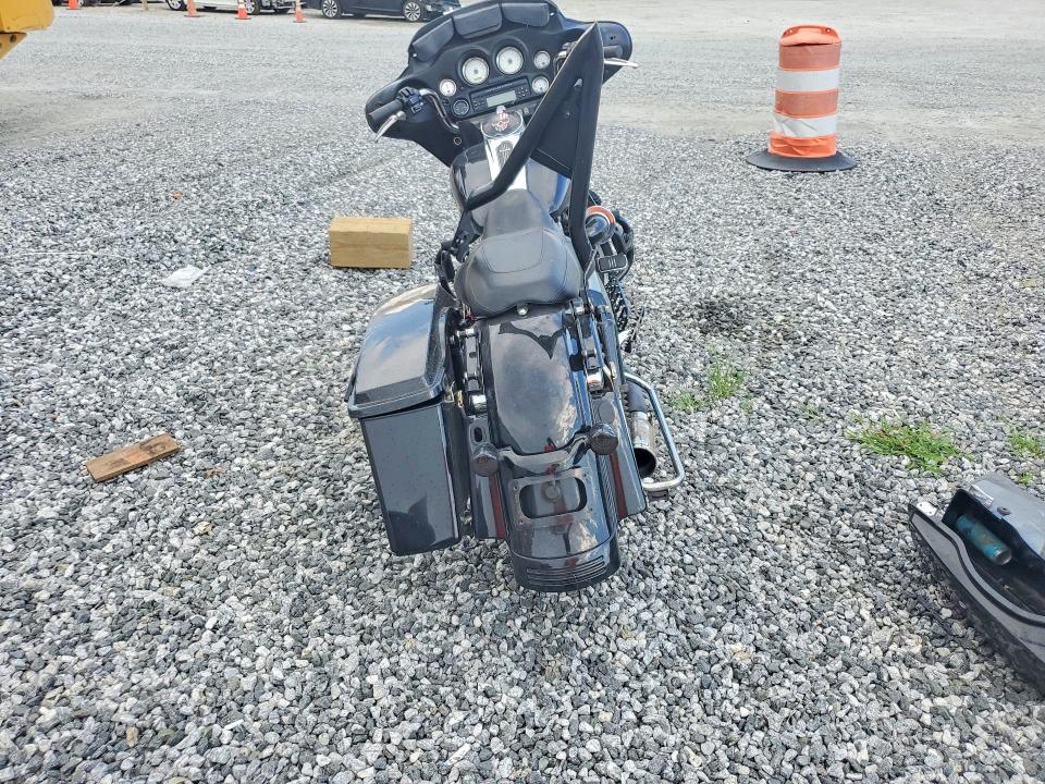 2011 Harley-davidson Flhx VIN 1HD1KBM15BB635072 COPART salvage auction — FRONT END, Sc - Cert Of Title-Salvage, sold $550 on 2026-09-09 (photo 4)