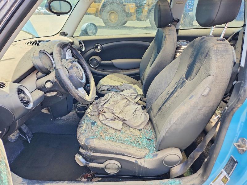2010 Mini Cooper VIN WMWMF3C51ATZ22704 COPART salvage auction — WATER/FLOOD, Nj - Cert Of Title-Salvage Flood, sold $225 on 2026-08-17 (photo 7)