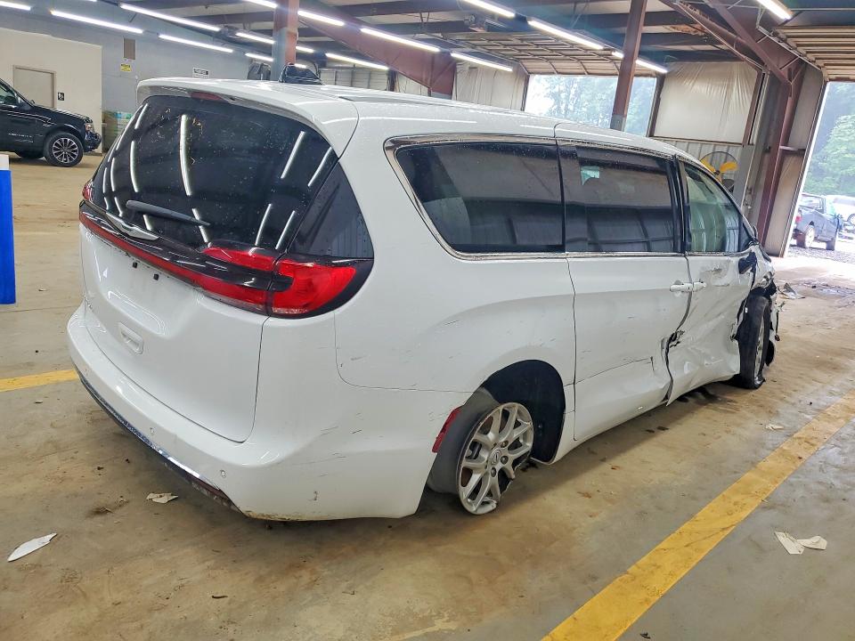 2025 Chrysler Pacifica VIN 2C4RC1BG3SR612071 COPART salvage auction — ROLLOVER, Fl - Certificate Of Destruction, sold $9,700 on 2026-08-31 (photo 3)