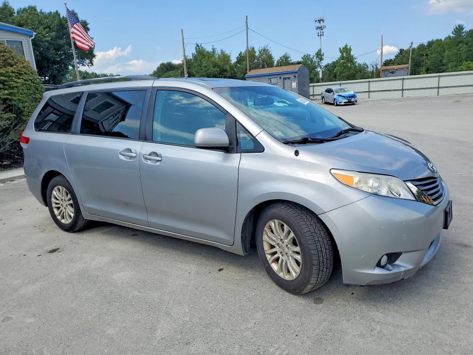 2011 Toyota Sienna VIN 5TDYK3DC5BS007562 COPART salvage auction — UNDERCARRIAGE, MA - CERTIFICATE OF TITLE, sold $125 on 2026-07-29 (photo 4)