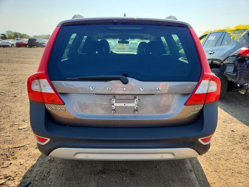 2010 Volvo Xc70 VIN YV4982BZ0A1083428 COPART salvage auction — NORMAL WEAR, IL - CERTIFICATE OF TITLE, sold $1,250 on 2026-08-11 (photo 6)