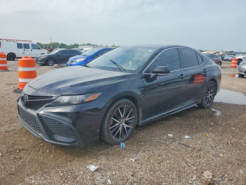 2022 Toyota Camry VIN 4T1G11AKXNU618651 COPART salvage auction — MINOR DENT/SCRATCHES, TX - CERTIFICATE OF TITLE (P), sold $7,100 on 2026-07-30 (photo 1)